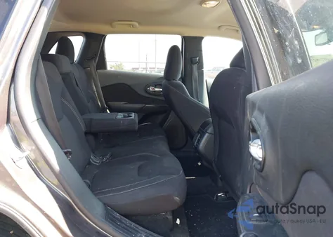 2016 Jeep Cherokee Latitude z USA, uszkodzony, nr VIN 1C4PJMCB3GW151888